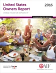 Group of people sitting around an outdoor table, smiling and raising glasses. Cover of "United States Owners Report 2016" by AIF and Leger.