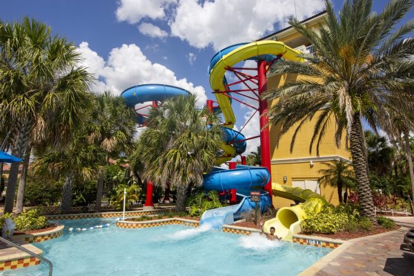 The Advantages of Choosing a Resort for Your Vacation