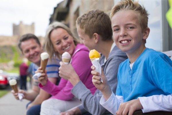 6 Tips to Keep Track of Your Kids on Vacation