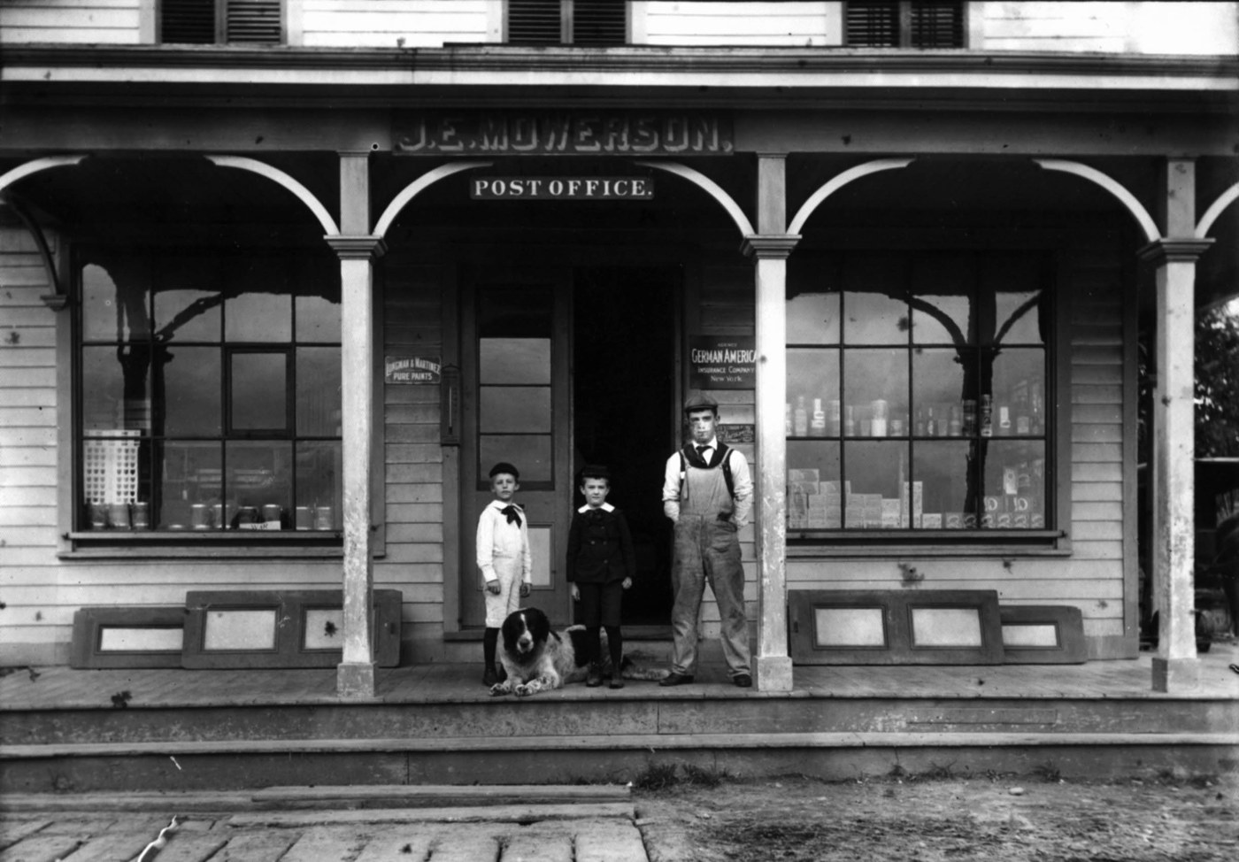 Mowerson’s storefront, 1900